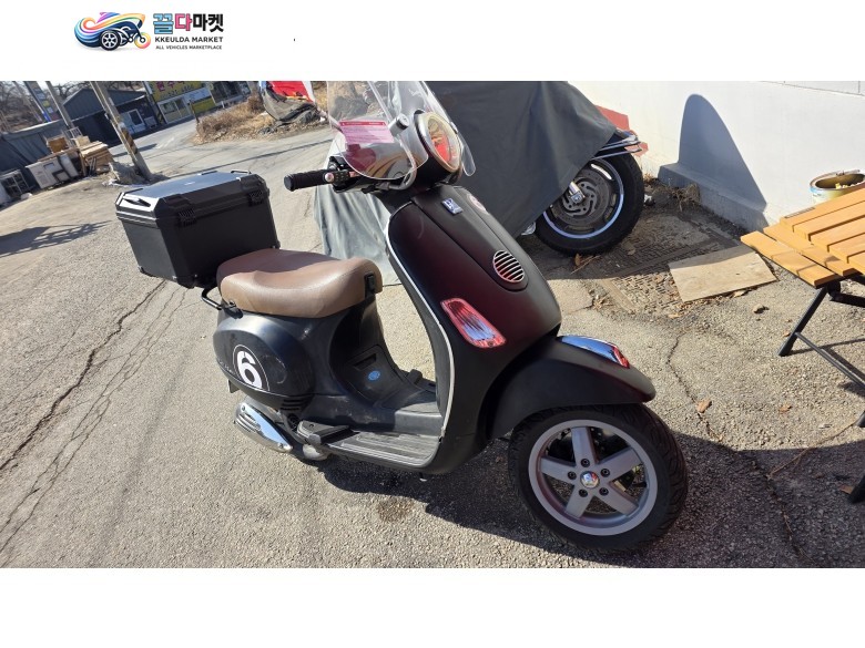 베스파 LX 125 2012년식 풀옵션에 열선있는 베스파 LX 125 싸게 팝니다.