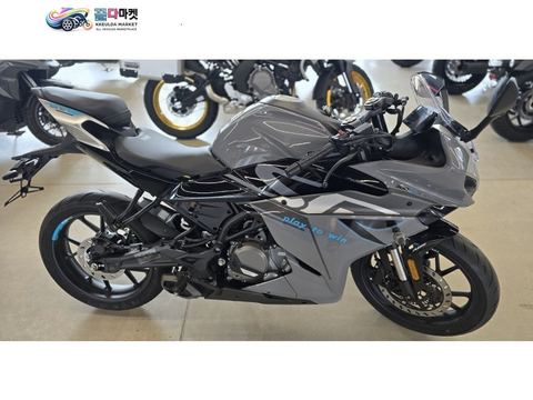 CF모토 300 SR 2023년식 CF모토 300SR 신차차량입니다.