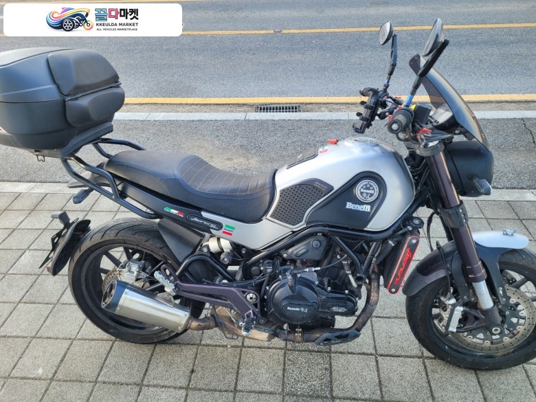 베넬리 레온치노 500 2018년식 베넬리 레온치노 500 바이크 판매합니다