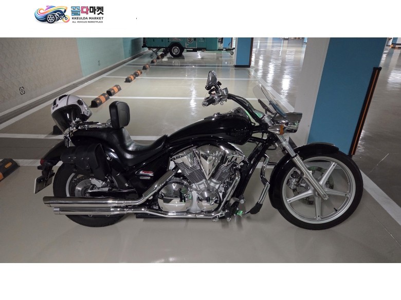 혼다 VT 1300 CR 2010년식 혼다 VT1300 cr