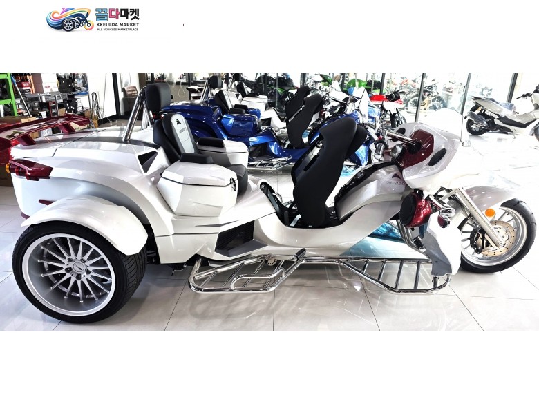 리와코 GT 투어링 110 2024년식 ▶▷바이크월드 • 2024년식 리와코 신차 • GT TOURING 110  • 화이트 / 소울레드◁◀