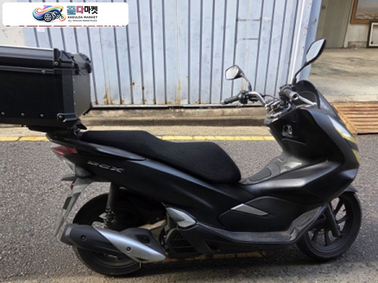 혼다 PCX 125 FI 2018년식 pcx 125 18년식 (19년형) 짧은 키로수 판매합니다.