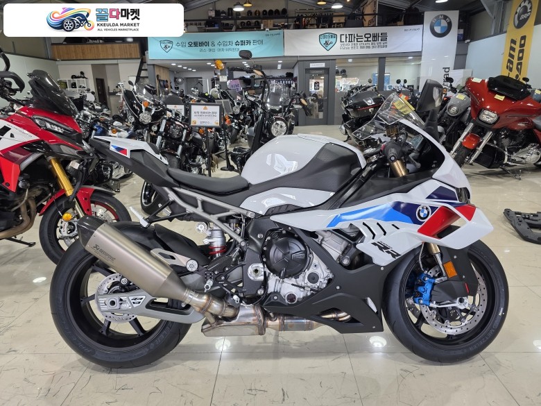 BMW S 1000 RR 2026년식 BMW S1000RR M PAK 취등록비 별도 입니다.