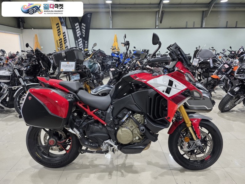 두카티 멀티스트라다 V4 파이커스 피크 2023년식 DPO DUCATI MULTISTRADA V4 PP 최고사양 모델 입니다.