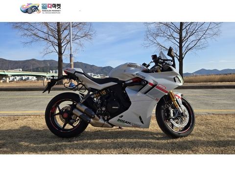 두카티 슈퍼스포츠 950 S 2024년식 두카티 슈퍼스포츠950S 24년식 (화이트)