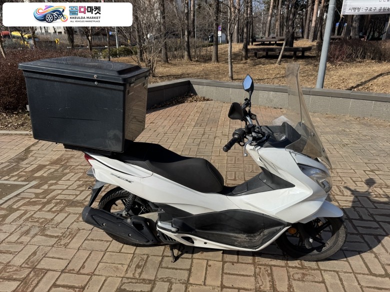 혼다 PCX 125 FI 2017년식 혼다 pcx125 스마트키 배달풀셋팅 화이트컬러 팝니다
