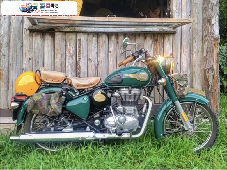 로얄엔필드 클래식 500 2019년식 {브리티쉬 그린} 클래식하고 빈티지한 감성의 classic 500 입니다^^