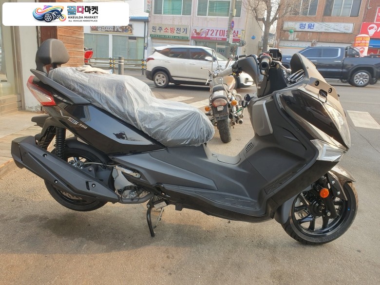 SYM 조이맥스 300 i ABS 2022년식 SYM VS 300 블랙 2022년식 신차 팝니다.