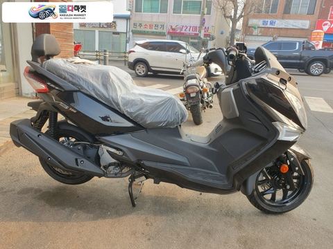 SYM 조이맥스 300 i ABS 2022년식 SYM VS 300 블랙 2022년식 신차 팝니다.