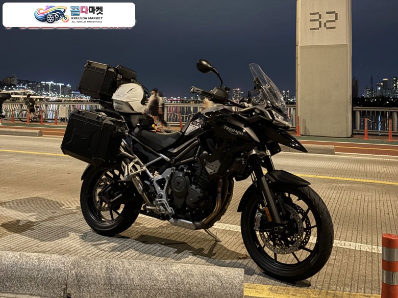 트라이엄프 타이거 1200 GT 프로 2023년식 [좋은가격] 타이거 1200 GT Pro 2023년식(2024년 4월 출고)!! 너무 좋은 바이크!! 득템하세요!!