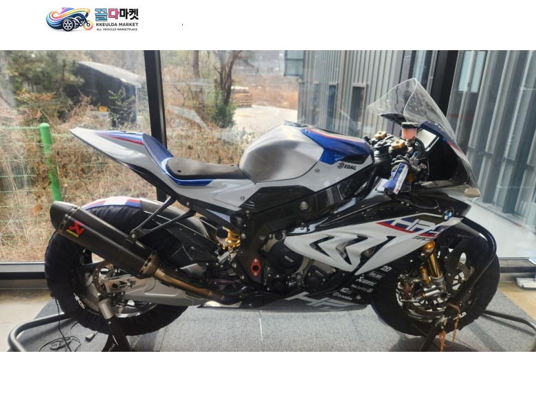 BMW HP4 레이스 2019년식 bmw hp4레이싱 신차~~팔아요
