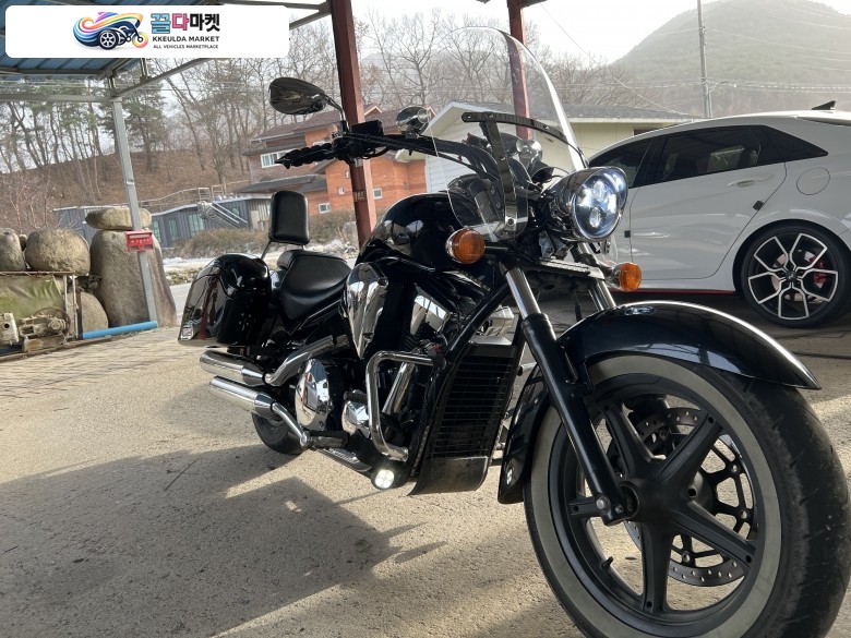혼다 VT 1300 CR 2013년식 혼다vt1300cr 판매합니다