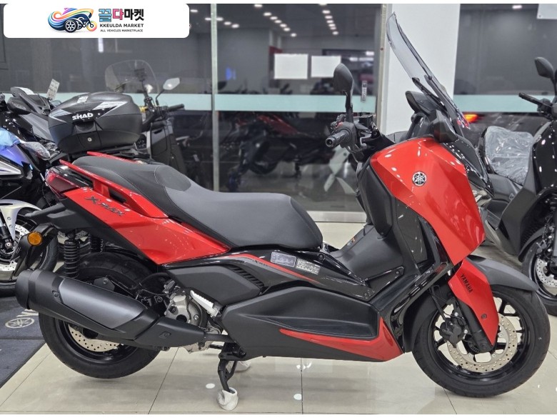 야마하 X 맥스 300 ABS 2025년식 YAMAHA 2025년식 신차와 동일한  XMAX300 레드컬러 판매합니다.