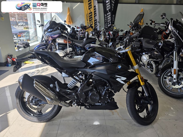 BMW G 310 R 2023년식 BMW G310R 차량입니다 23년 1581km