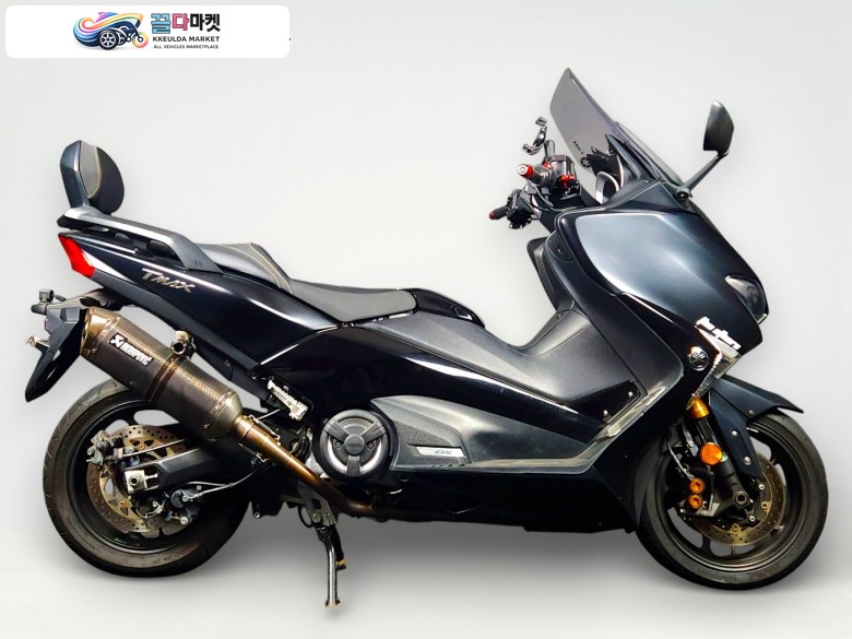 야마하 티맥스 DX 2018년식 [ YAMAHA ] 티맥스DX (TMAX) 스포츠 빅스쿠터 / 정품 아크라포빅 카본 풀배기 / 무사고 중고 매물 / 매입 및 대차 가능 / 후불 배송 서비스