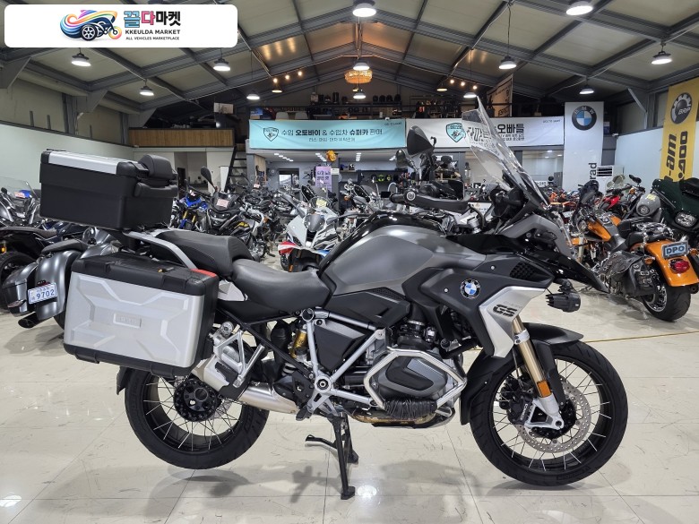BMW R 1250 GS 2020년식 BMW R1250GS 년식 키로수 대비 상태 좋습니다~ 가격은 더 좋구요^^