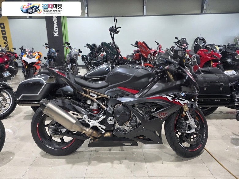 BMW S 1000 RR 2022년식 BMW S1000RR 입니다.
