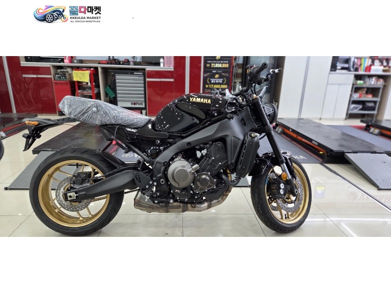 야마하 XSR 900 2025년식 YAMAHA / XSR900 / 신차 / 블랙색상 판매합니다.