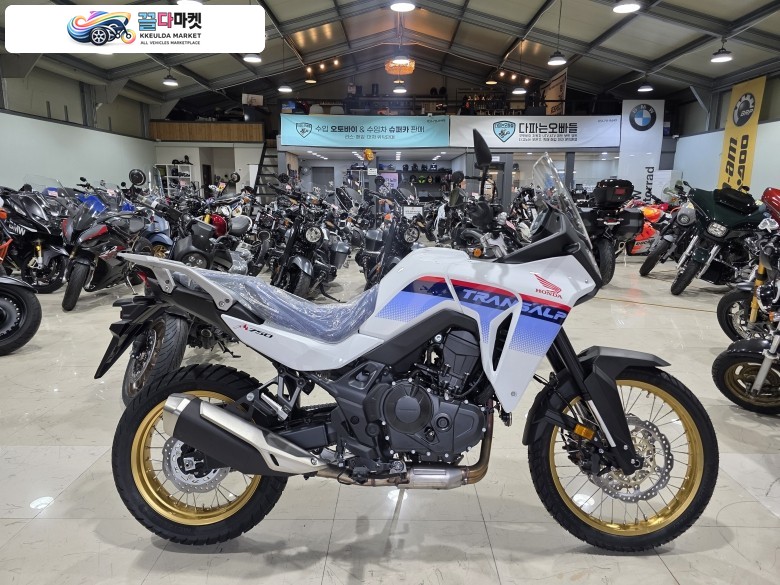 혼다 XL 750 트랜스알프 2024년식 혼다 신차 차량들도 다파는오빠들 입니다^^