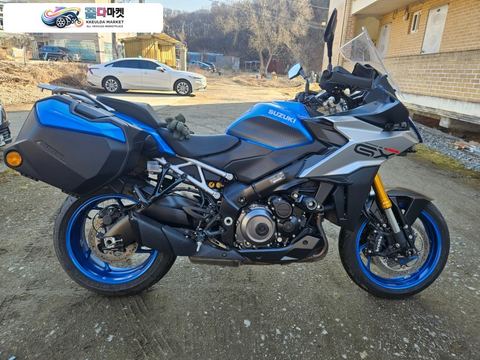스즈끼 GSX S 1000 GX 2024년식 개인입니다. GSX-S1000GX 3무이고요 저렴하게 판매합니다.