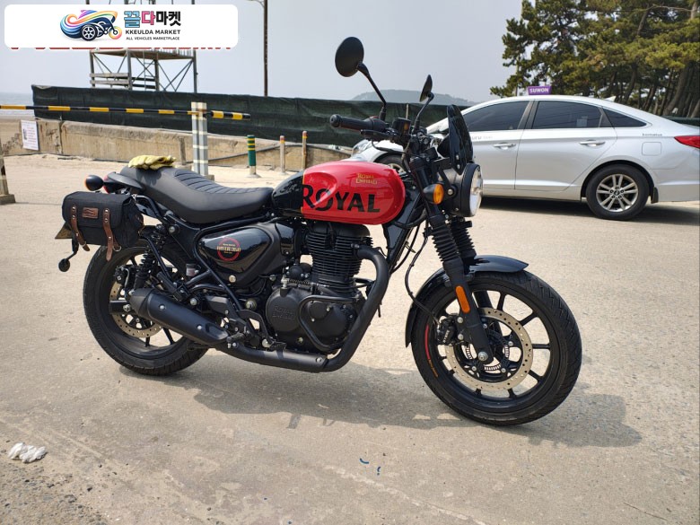 로얄엔필드 헌터 350 2023년식 로얄엔필드 헌터350 HNTR350 J엔진 350cc 23년식 약 15**m 주행중