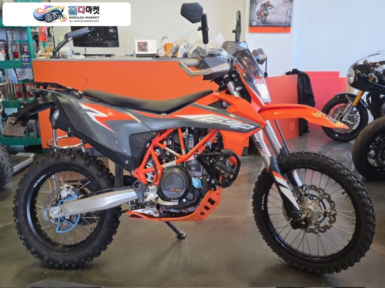 KTM 690 엔듀로 R 2023년식 23년식 ktm 690 엔듀로 r 팝니다..(급매)
