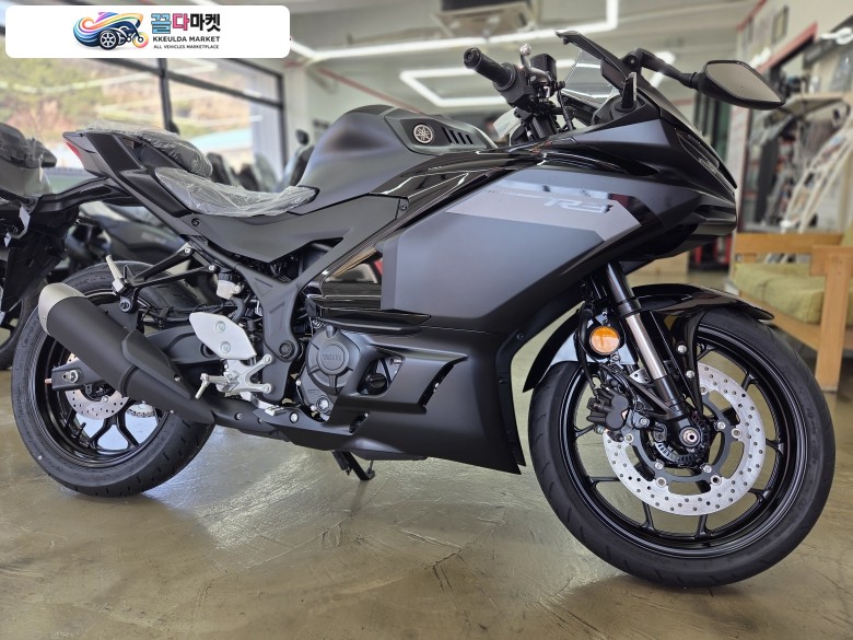 야마하 YZF R3 2026년식 [야마하 수성점] 26년식 R3 블랙컬러.루나 화이트 컬러.