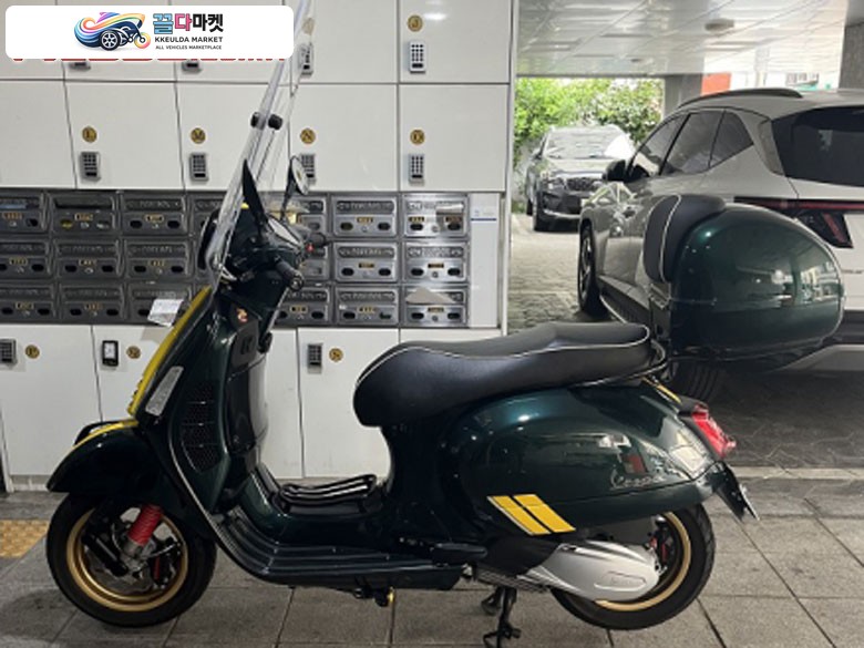 베스파 GTS 300 슈퍼 레이싱 식스티 2021년식 21년식 베스파 gts 300 레이싱60 그린컬러 레이싱식스티