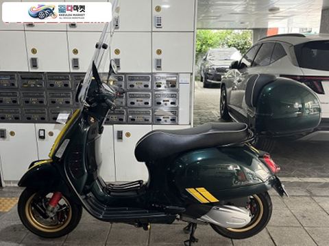 베스파 GTS 300 슈퍼 레이싱 식스티 2021년식 21년식 베스파 gts 300 레이싱60 그린컬러 레이싱식스티