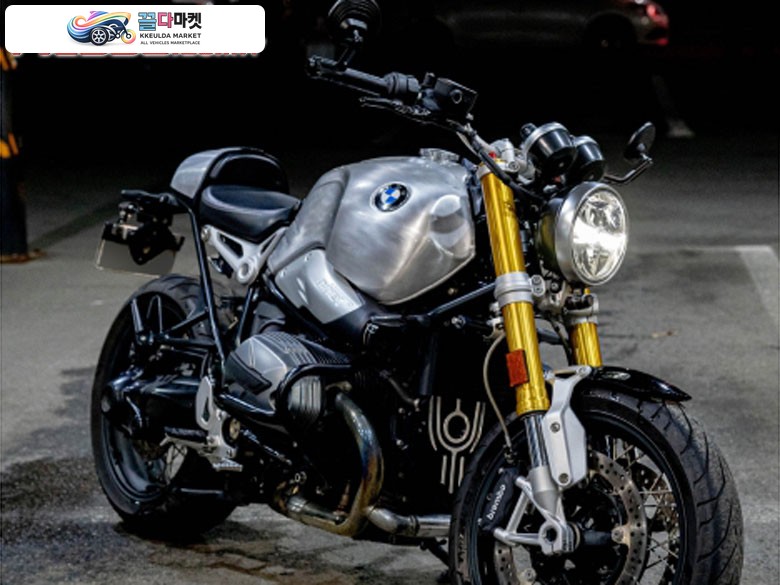 BMW R 나인 T 2023년식 [1500만원] (대차X) R9T 알나인티 노말 은탱 23년식 r nine t R9T