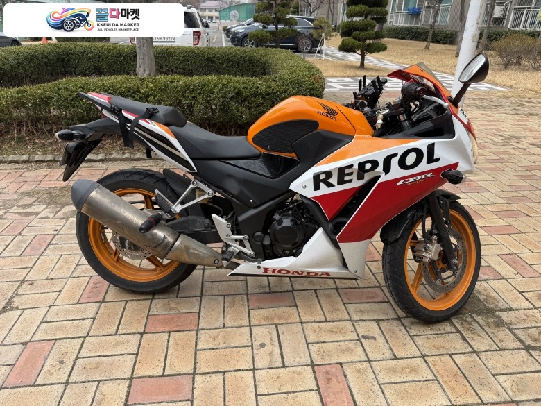 혼다 CBR 300 R 2015년식 CBR300R 2015년식 입문용 판매합니다.