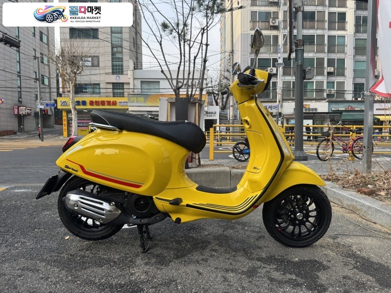 베스파 스프린트 125 ABS 2021년식 2021년식 베스파 스프린트S125 ABS (상태 최상)