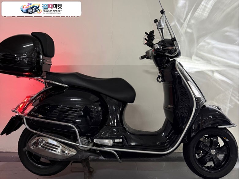 베스파 GTS 300 슈퍼테크 2020년식 무료사용검사대행,무료배송 20년식 베스파 GTS300 슈퍼테크 9천키로 올블랙,크롬조합 무꿍,무슬립,무사고 3무차량 판매합니다.