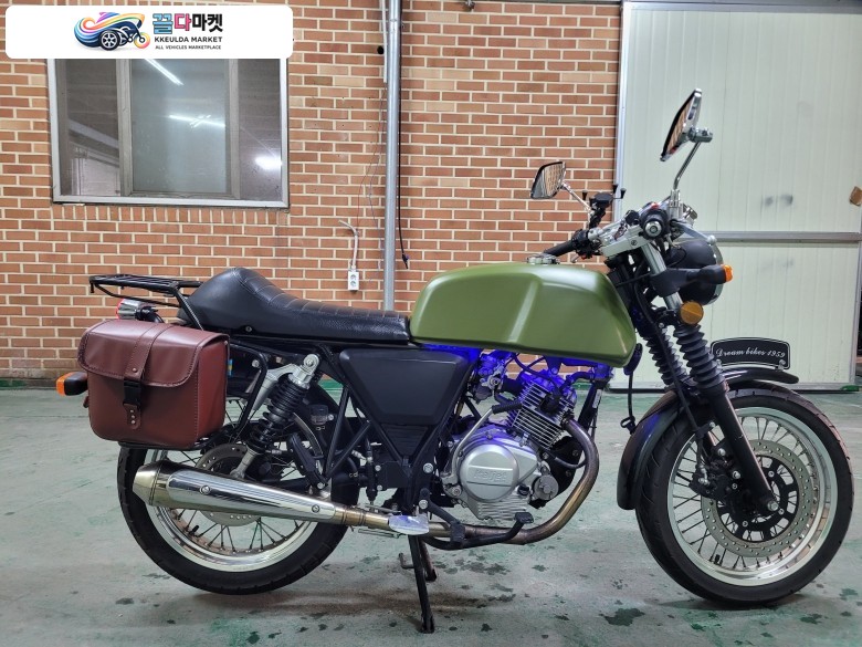 이탈젯 그리폰 125 2018년식 이탈젯 그리폰125 18년 5천km 125cc 메뉴얼 입문용 24시문의