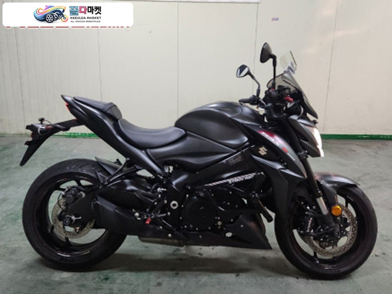 스즈끼 GSX S 1000 2018년식 스즈키 GSXS1000 18년식 짧은주행거리 판매합니다
