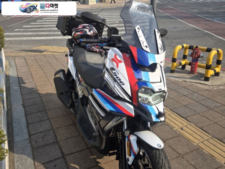 BMW C 400 X 2019년식 이쁘고 멋진 바이크 보내요 .