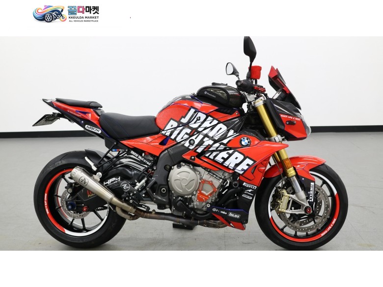 BMW S 1000 R 2020년식 [ 매버릭바이크 ] / 애로우 풀배기 장착된 BMW S1000R 판매합니다.