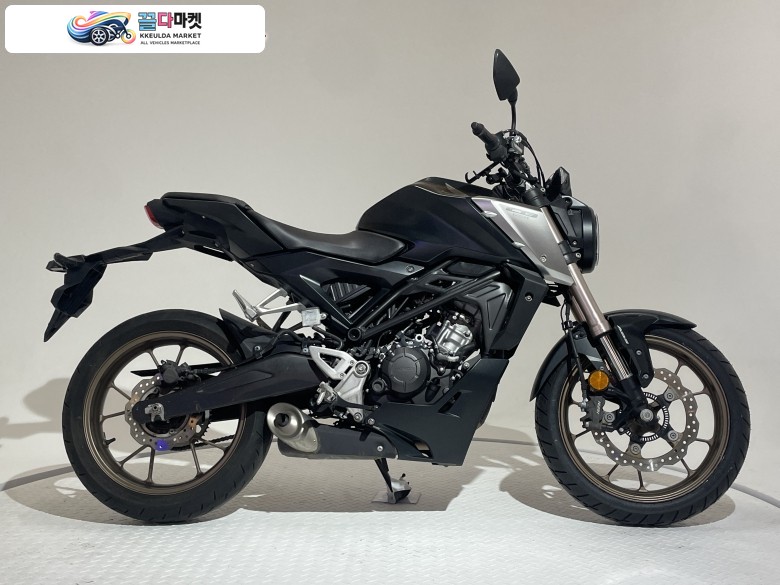 혼다 CB 125 R 2022년식 [바이크스테이션] 점검완료 상태양호 소모품잔량다수 F타이어신품교체 정품키2개 램마운트퀵그립거치대 메뉴얼입문 출퇴근및통학용 강추!!