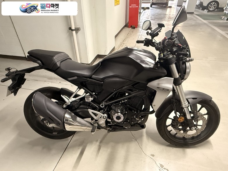 혼다 CB 300 R 2018년식 CB300R 판매합니다.