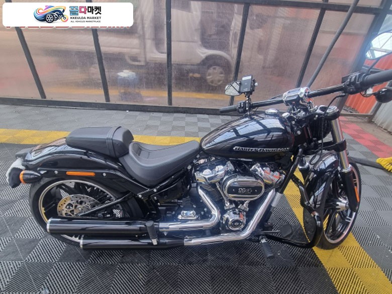 할리데이비슨 브레이크아웃 114 2022년식 브레이크아웃 팝니다