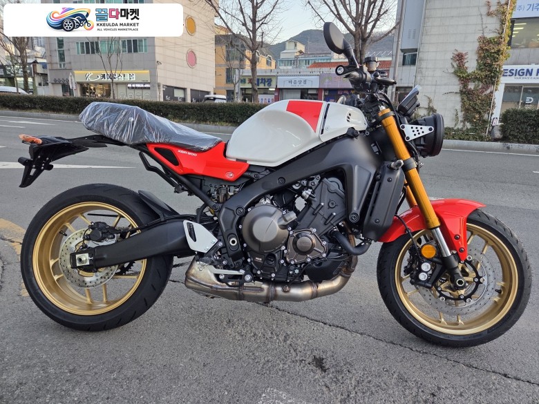 야마하 XSR 900 2025년식 2025년식 XSR900 신차 판매합니다.