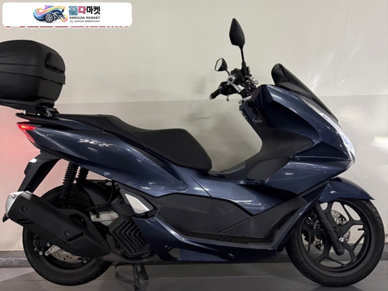 혼다 PCX 125 ABS 2021년식 21년식 혼다 PCX125ABS 4천키로 1인차주 동네바리사용한 바이크 판매합니다.