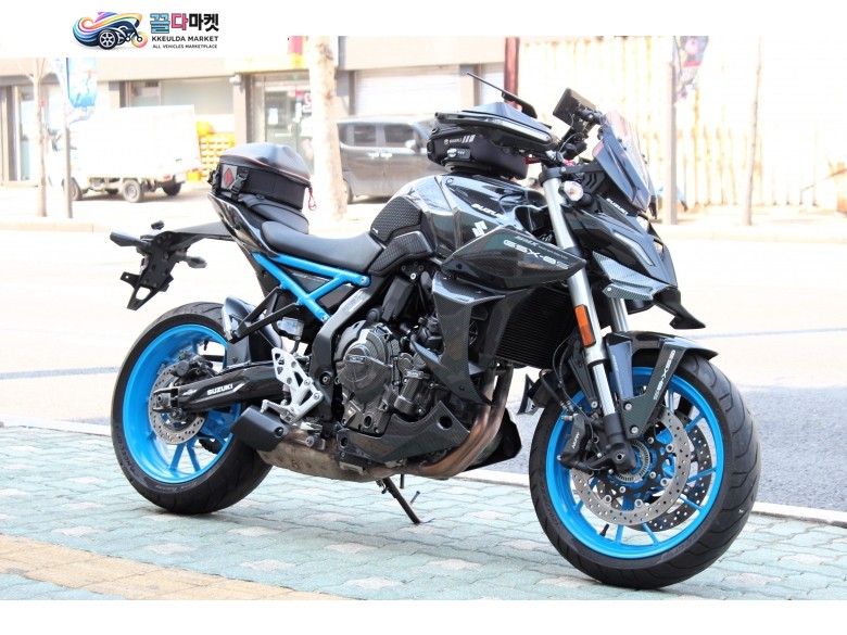 스즈끼 GSX 8 S 2024년식 중고오토바이매입 전문 / 스즈키 GSX 8S 옵션 다수 카본 데칼 점검 완료 판매 / 대차 환영 / 무이자 카드 및 할부