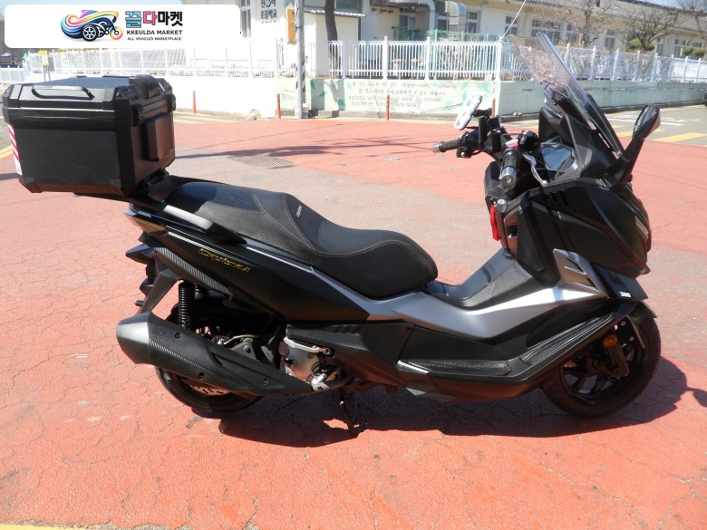 SYM 크루심 300 ABS 2022년식 SYM 크루심 알파300 ABS 판매합니다.