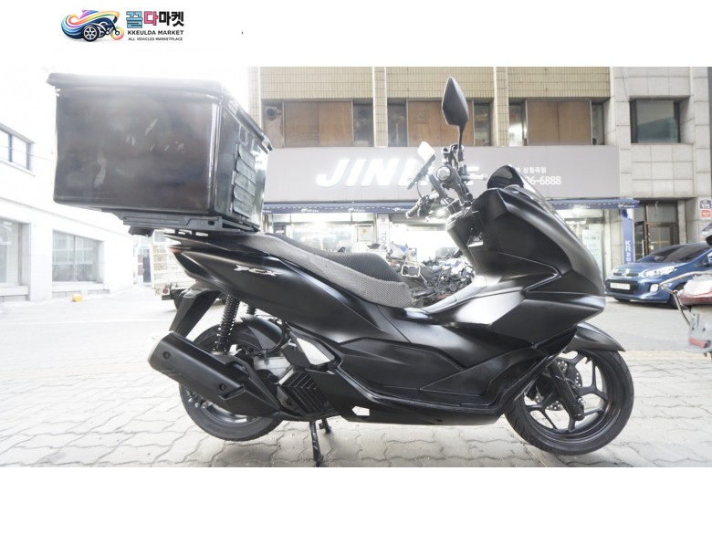 혼다 PCX 125 ABS 2021년식 소모품 완전 빵빵하고 배달세팅 되어있는2021년PCX125 ABS팝니다
