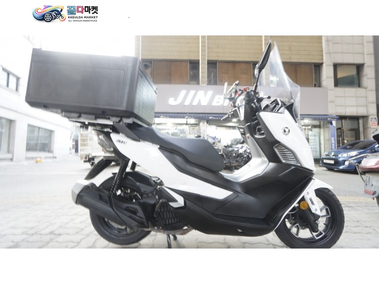 보그 SR 125 GT 2025년식 소모품빵빵하고 배달세팅 되어 있는SR125GT ABS 2025년식 팝니다