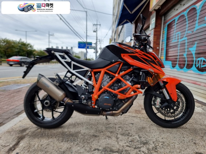 KTM 1290 슈퍼 듀크 R 2016년식 ktm1290 슈퍼ㄷ듀크r 판매합니다.