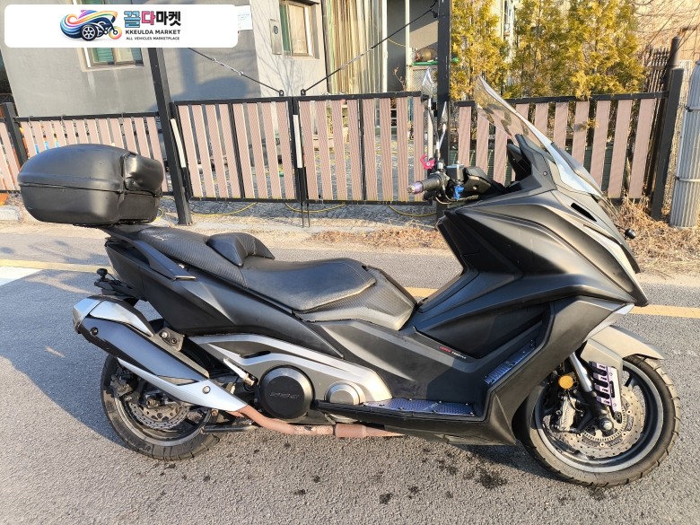 킴코 AK 550 i 2018년식 킴코 KYMCO AK550 18년식 4만 판매합니다.
