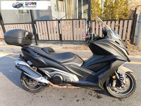 킴코 AK 550 i 2018년식 킴코 KYMCO AK550 18년식 4만 판매합니다.
