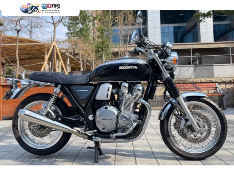 혼다 CB 1100 EX 2019년식 2019년식 혼다 CB1100EX 튜닝 판매 합니다.